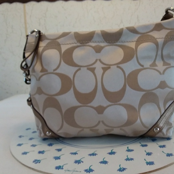 Coach Signature C Sateen Bag - M1076 - F15250 - Picture 2 of 8